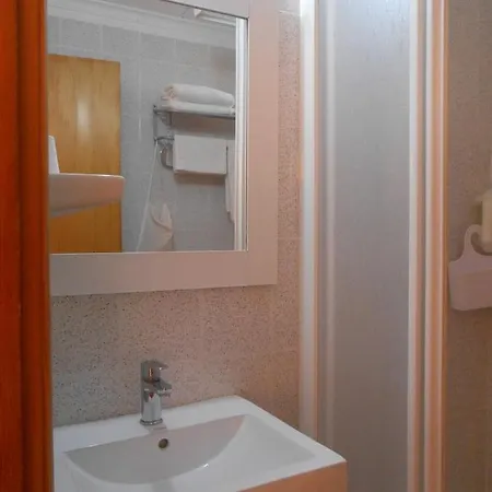 ゲストハウス El Callejon 3*